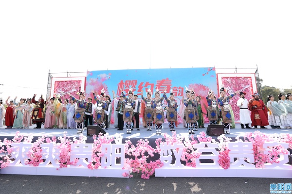 Gui'an Cherry Blossom Park performs spring symphony