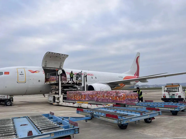 Guiyang-Bangkok cargo flight launches 'fruit air corridor'