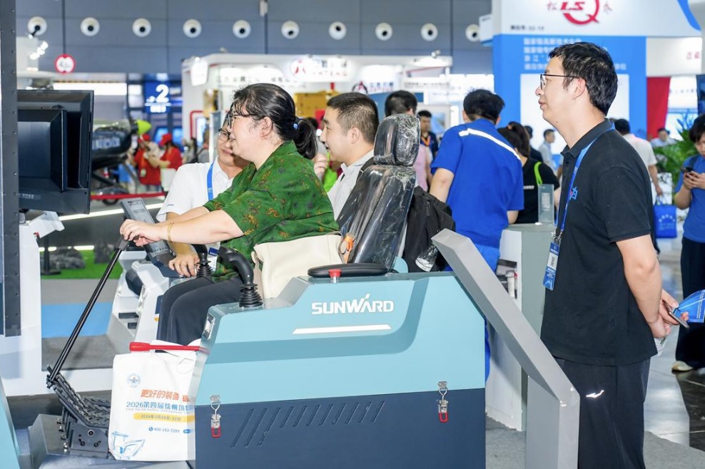 Over 1,800 exhibitors gather at Changsha's construction machinery expo