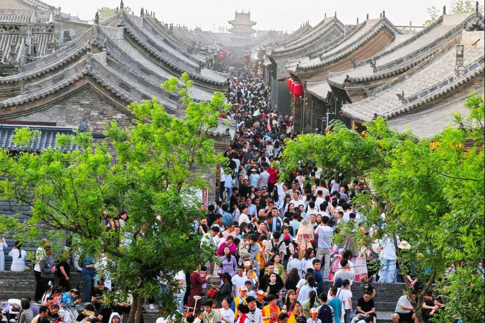 Pingyao Ancient City bustles with a surge of visitors