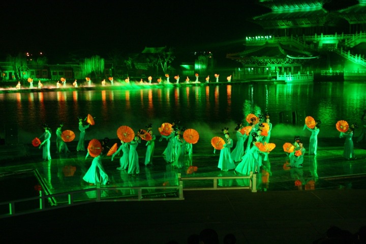 The Grand Song: Dreaming of Bianjing