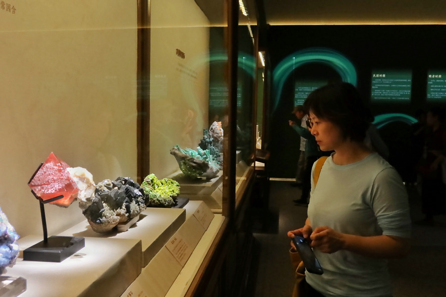 Lake's stones tell tales of life's philosophies