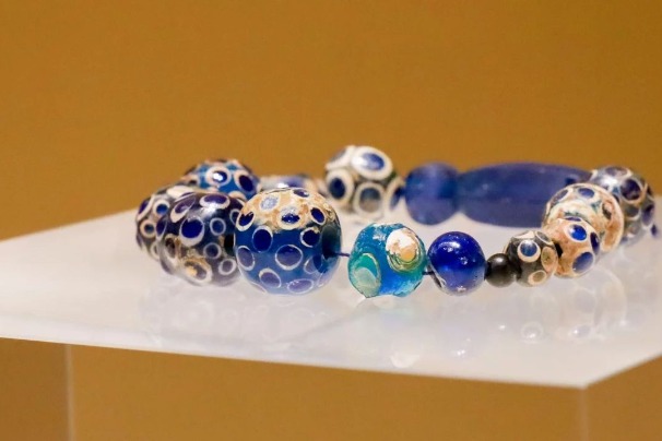 Zibo glass art shines at National Museum of China in Beijing