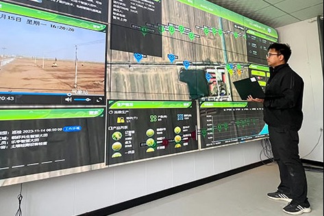 Young engineers bring tech to the soil