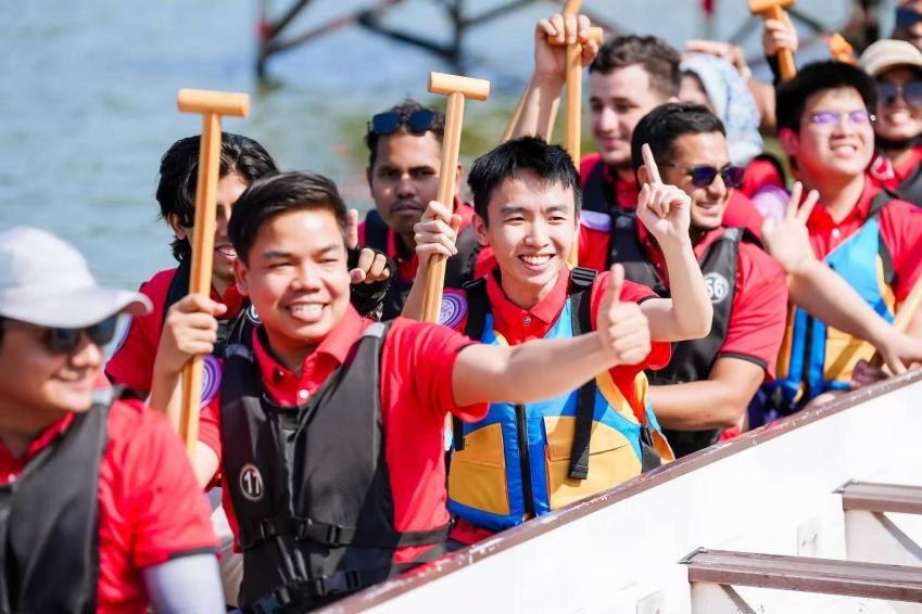 Racing into Culture: International students paddle for victory in Wuhan