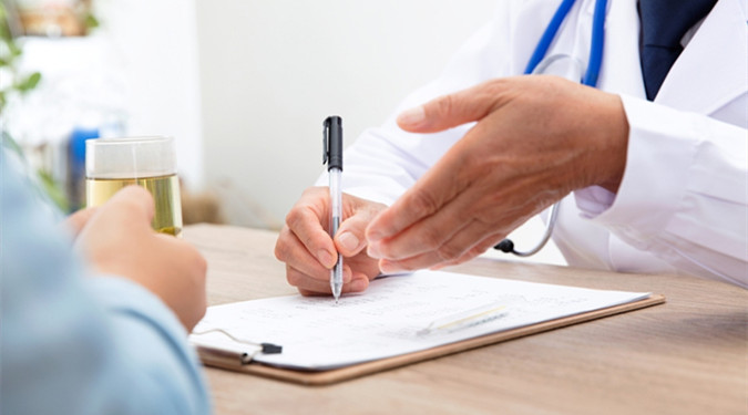 Changning launches Shanghai's first green channel for expat permit health checks