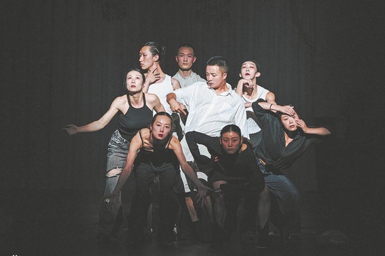 Aranya fires up theater festival