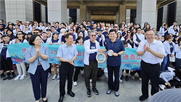 Malaysia sends largest Southeast Asian tourist group to Taishan Mountain