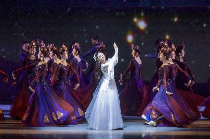 Intl dance festival unfolds in Xinjiang