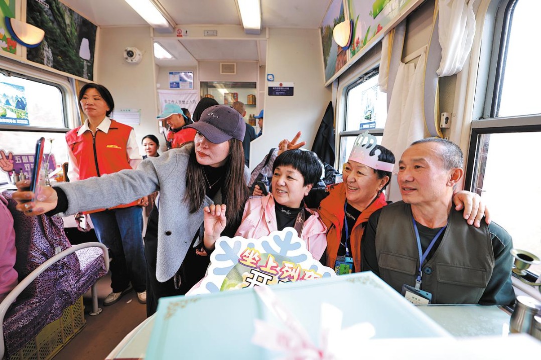 'Silver trains' redefine nation's retirement travel