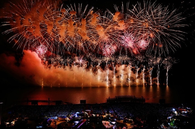 Offshore fireworks competition comes to a close