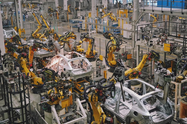 Tech upgrades fuel industrial growth in Liangjiang 