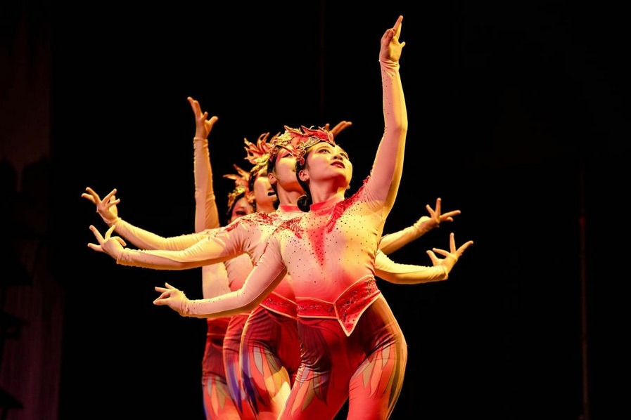 Chinese acrobatic drama completes 800th international show in Spain