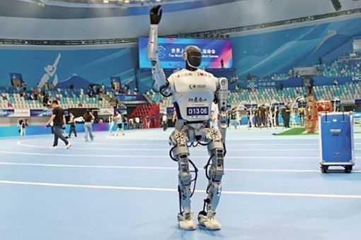 Jinan-made robot wins 100m at World Humanoid Robot Games