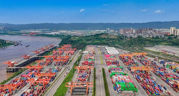 Fast transport arteries boost Liangjiang's global trade