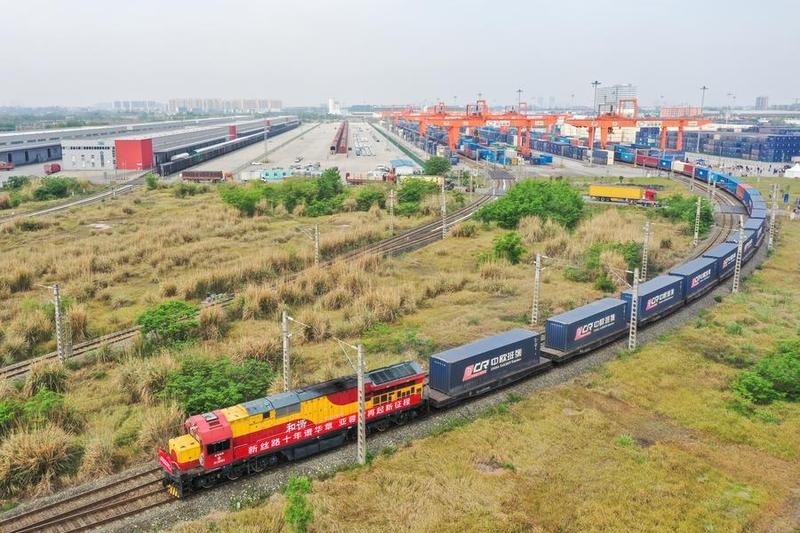 China's landmark trade corridor freight tops 1m TEUs in 2025