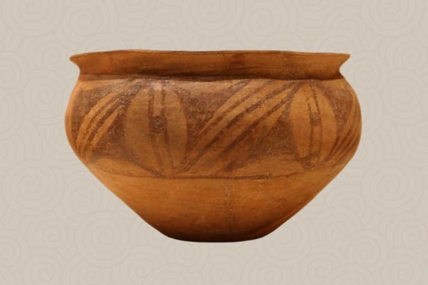 Neolithic period red pottery basin from Shanxi province