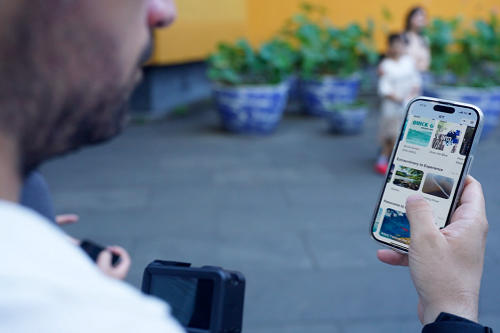 Foreign visitors explore Hangzhou's culture, tech