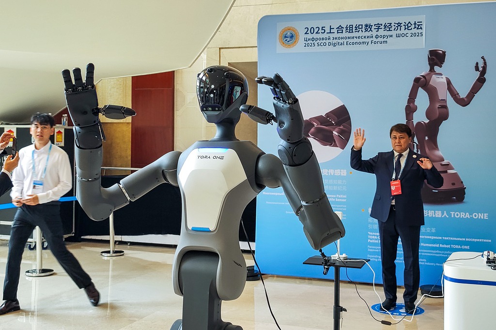 Digital tech helps link countries, boost trade