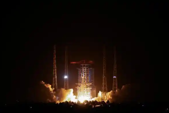 China launches 10th batch of internet satellites into orbit