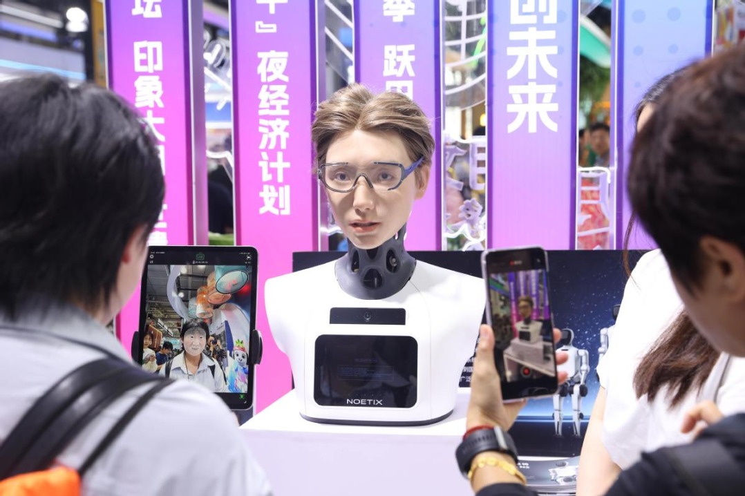 China unveils measures to boost service consumption