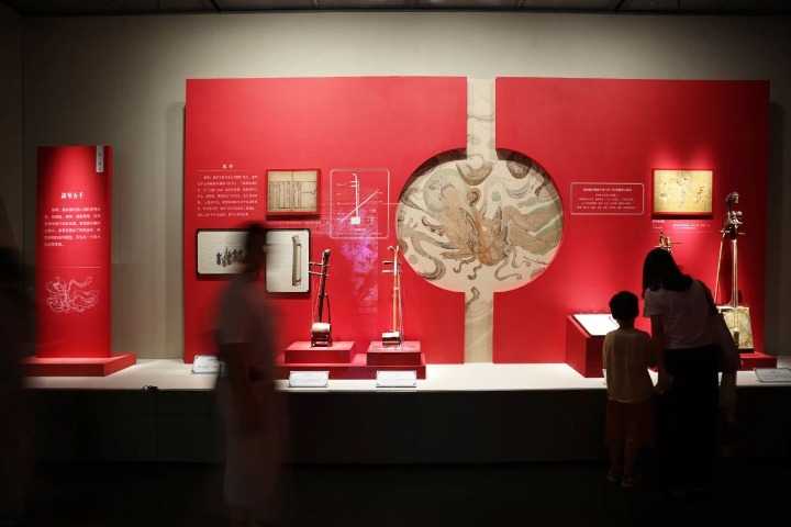 Discover Guangdong folk music culture via strings of the gaohu