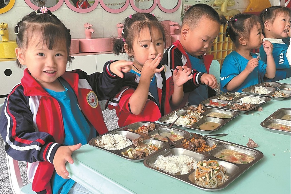 China announces guideline to standardize ingredients procurement in school canteens