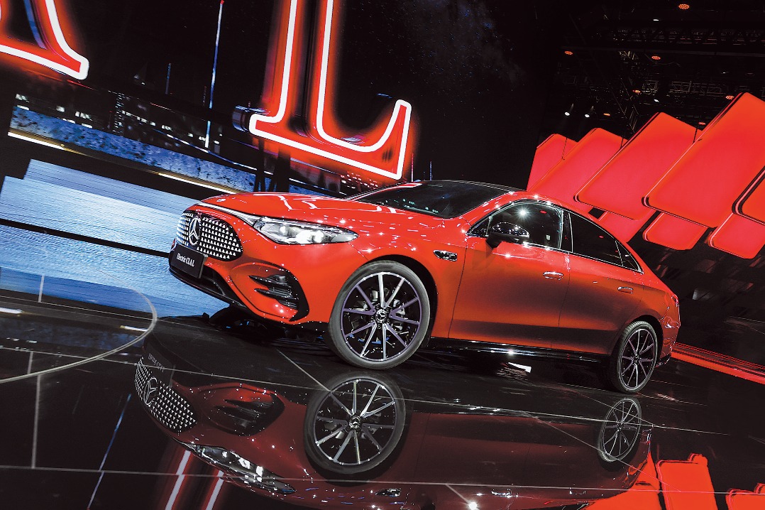 German trio bets on Chinese tech to stay in race