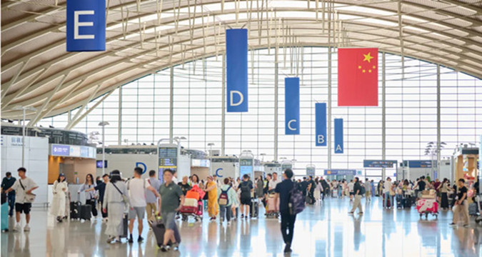 Shanghai sees record-high summer flight and passenger volumes