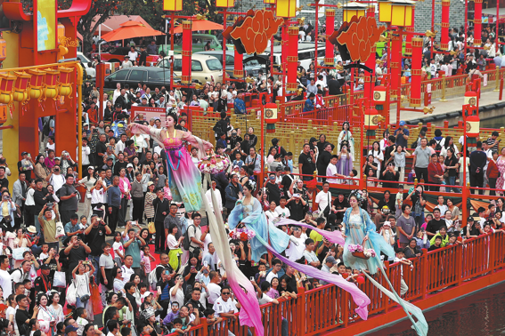 Holiday tourism boom leads to record highs