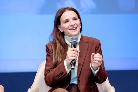 Juliette in love, with China