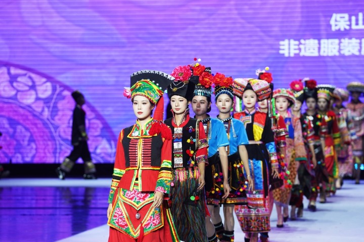 Silk Road splendor lights up Chuxiong