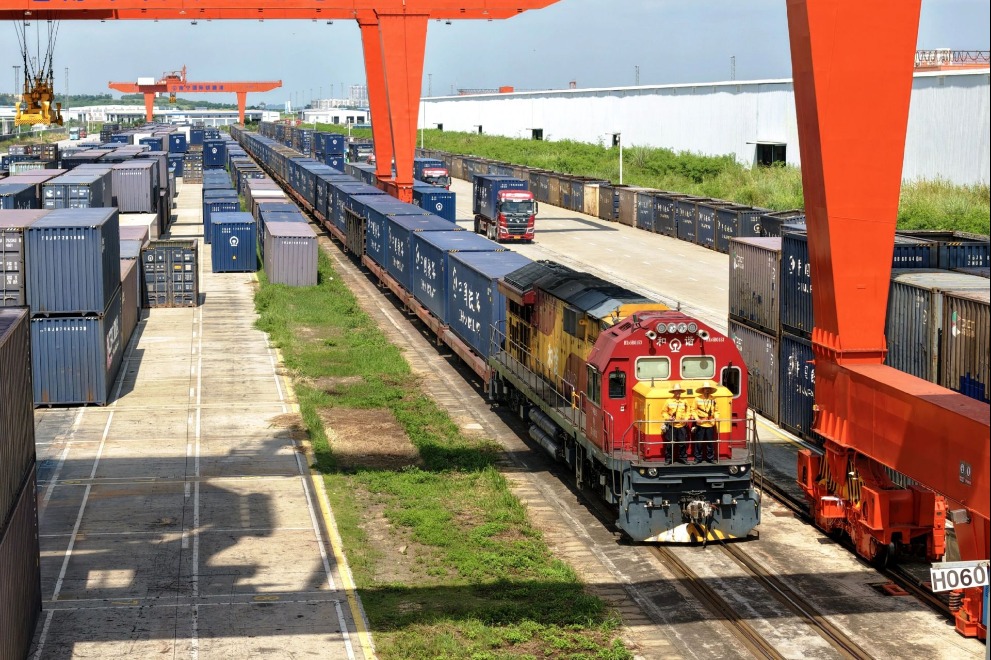 China's landmark trade corridor cargo volume jumps 70.3% in first three quarters