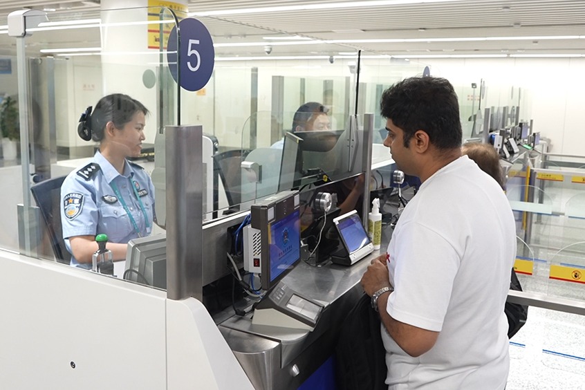 Hainan welcomes two millionth international passenger in 2025