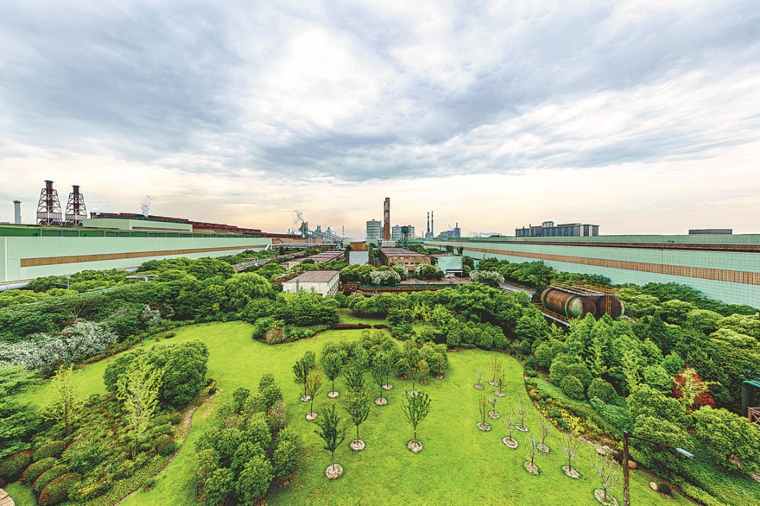 China praised for its green transition