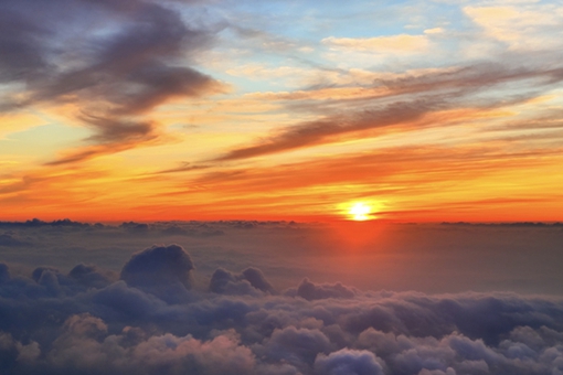 Stunning sunrise on Taishan Mountain