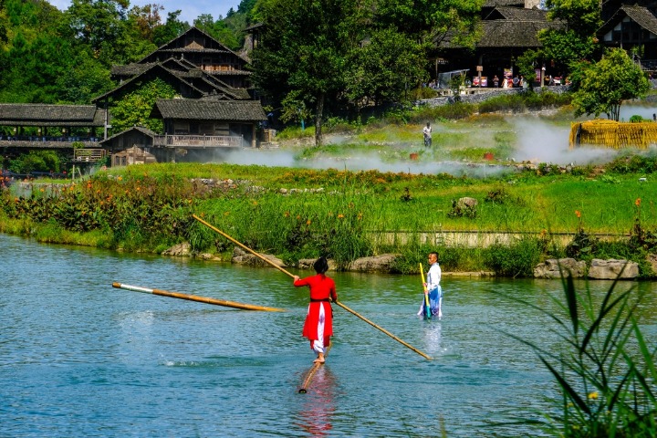 The Chishui single bamboo drifting show wows crowds