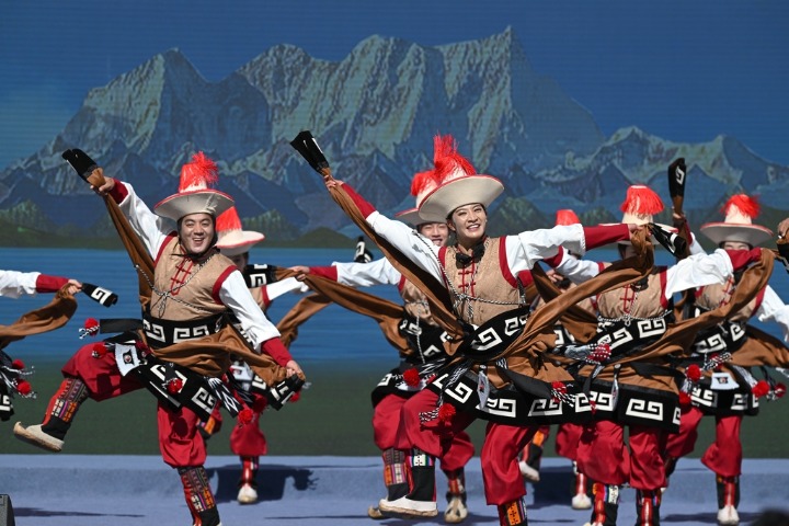 Community show brings Tibetan grassroots culture to life