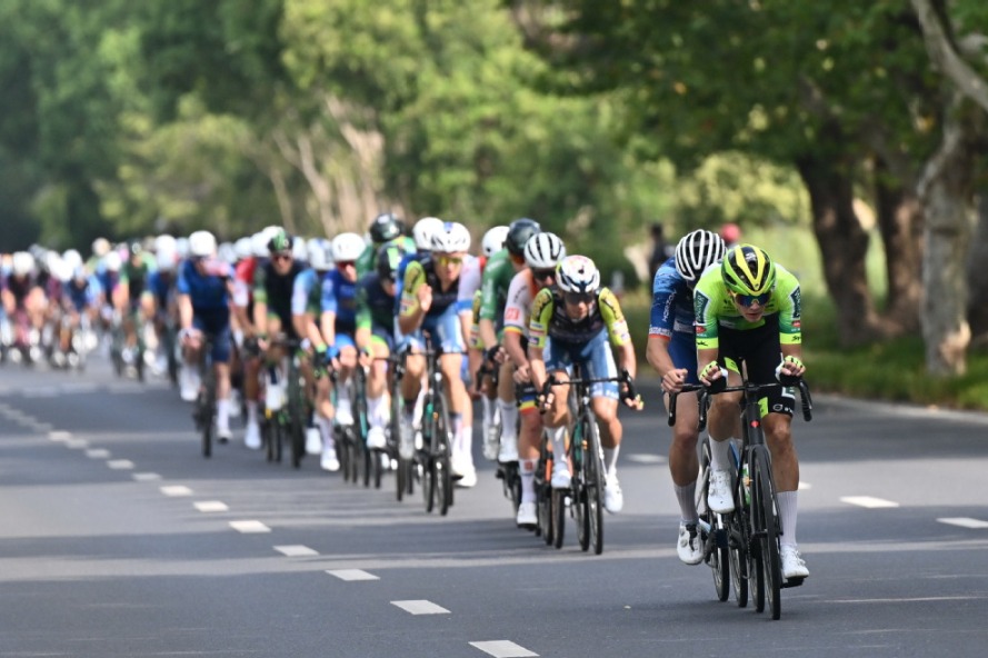 Shanghai cycling race highlights city's urban and cultural attractions