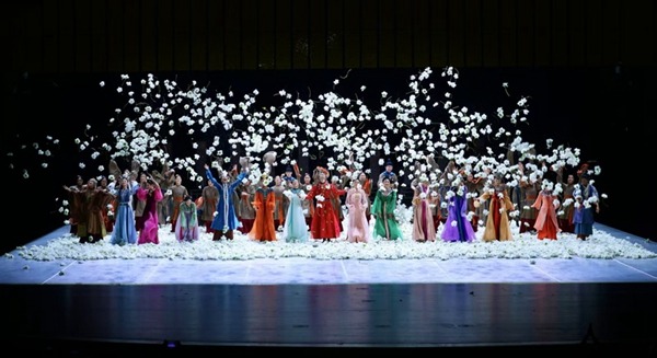 Jiangsu promotes high art on campuses