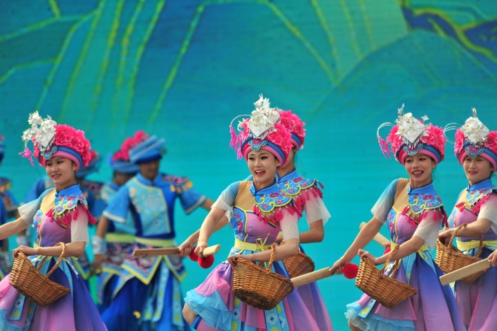 Tujia songs and dances bring vibrant folk culture to Yichang