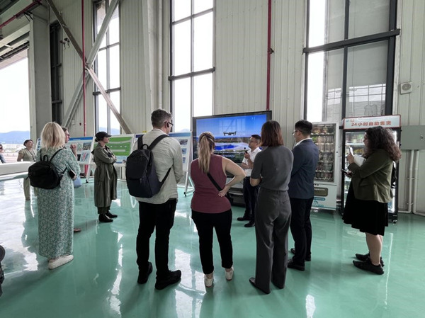 Australian media delegation visits Liangjiang 