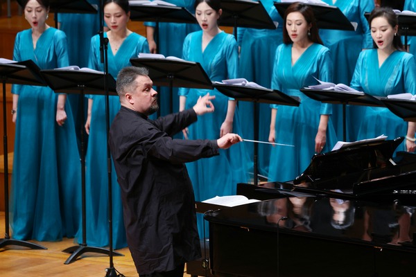 Voices in harmony celebrate Sino-Russian friendship