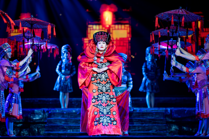 Prosperous Furong Town: Bizika’s Carnival