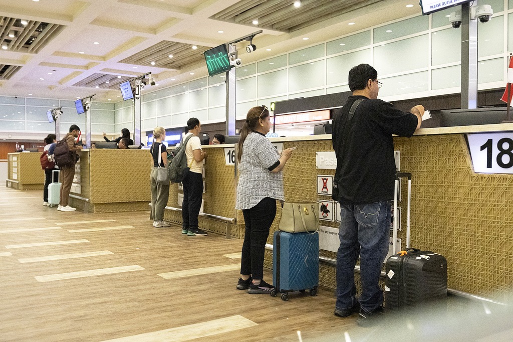 China extends 10-day visa-free transit policy to Indonesia