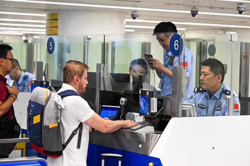 China to extend visa-free access to countries including France