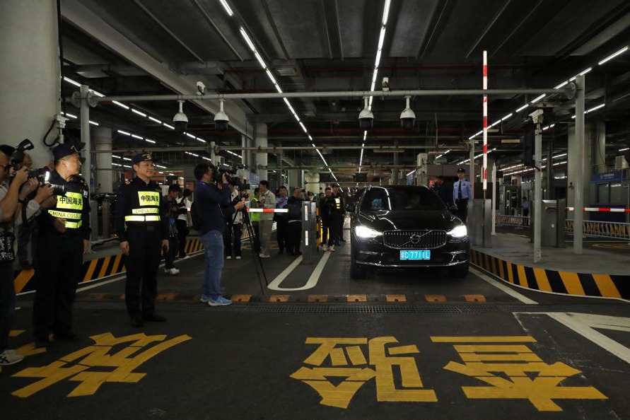 Policy allowing Guangdong vehicles to travel to Hong Kong takes effect