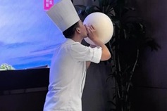 International tour team stunned by Shanxi noodle show