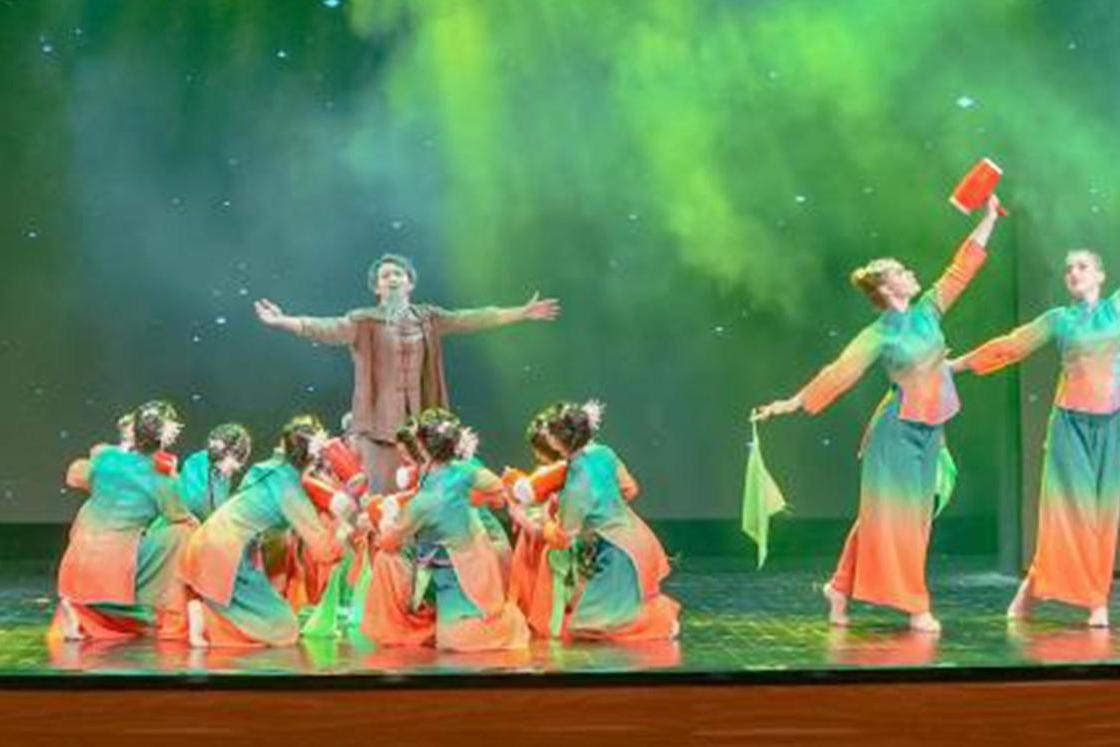 Russian students bring Hai'an Drum Dance to life