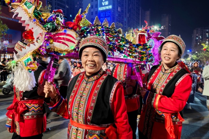 Hunan holds lantern fair to celebrate the 70th anniversary of Jianghua county’s founding